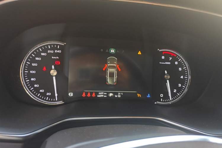 Used Roewe RX8 2018 30T Smart Connectivity Two-Wheel Drive Flagship Edition