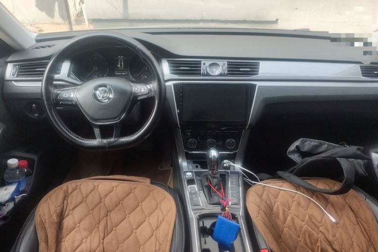 Used Volkswagen Passat 2017 330TSI DSG Luxury Edition Center Console