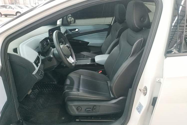 Used Volkswagen ID.4 X 2024 Pure & Smart Edition Left Front Seat