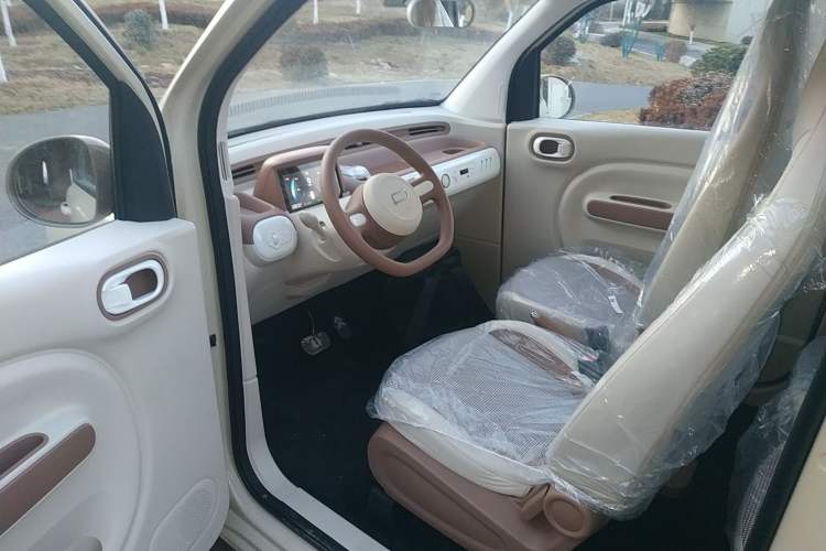 Used Bestune Pony 2026 222km Colorful Horse
