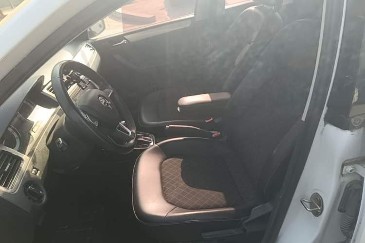 Used Skoda Rapid 2019 1.5L Automatic Comfort Edition China VI Standard Left Front Seat