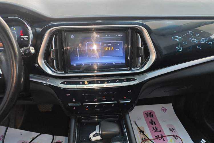 Used JETOUR X90 2019 1.6T DCT Zhaolü Edition 5 Seats China VI Standard Audio And AC Panel