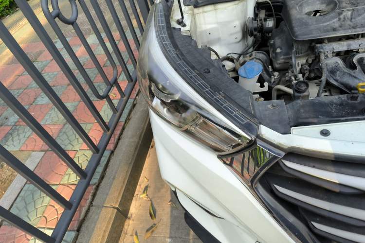 Used Hyundai ix25 2017 1.6L Automatic Smart Version Right Front Headlight