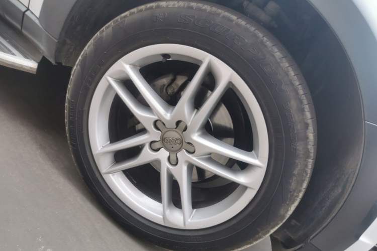 Used Audi Q5 2017 Plus 40 TFSI Technology Model
