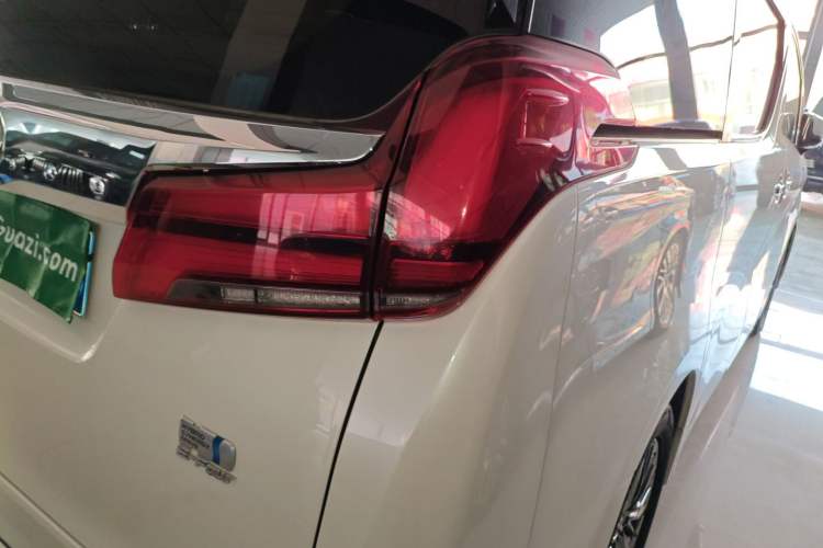 Used Toyota Alphard 2019 Dual-Engine 2.5L Luxury Edition
