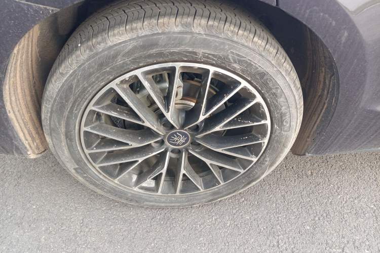 Used BYD Qin L 2025 DM-i Smart Drive 120KM Excellence Model Exterior 5