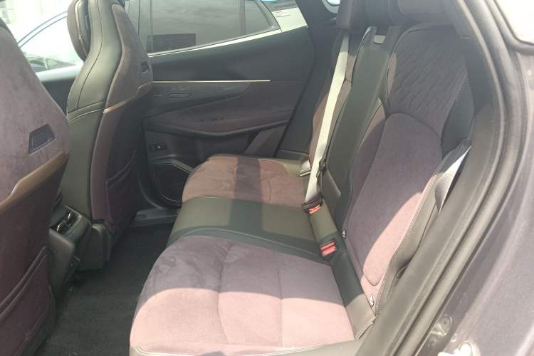 Used Lynk & Co 08 EM-P 2023 220 km Limited-Time Edition Left Rear Seat