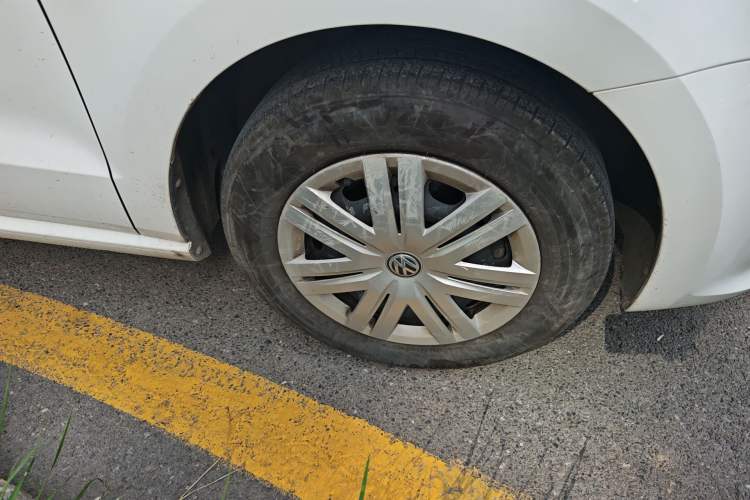 Used Volkswagen Polo 2016 1.4L Manual Fashion Model