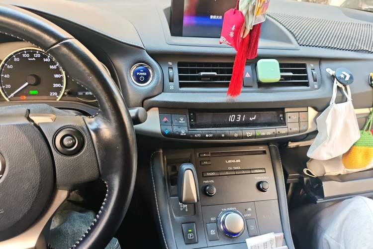 Used Lexus CT 2017 CT200h Comfort Edition Monochrome China VI
