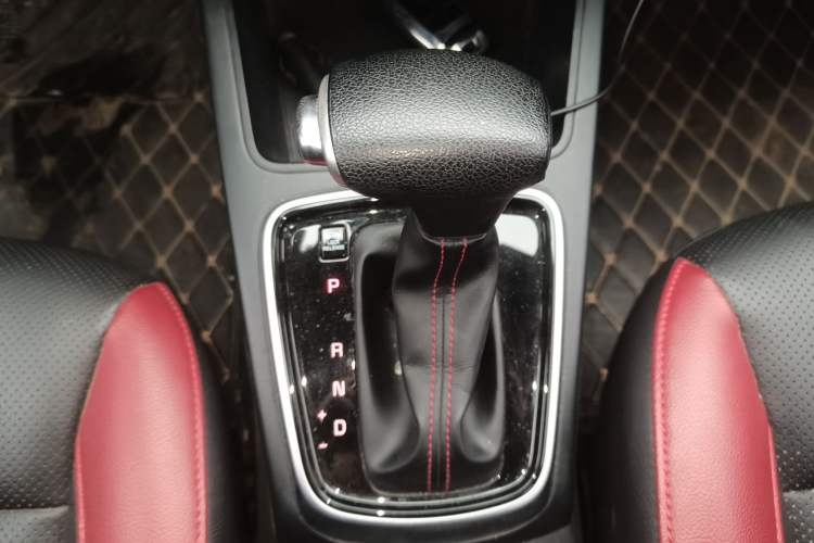 Used Kia KX Cross 2017 1.4L AT GLS