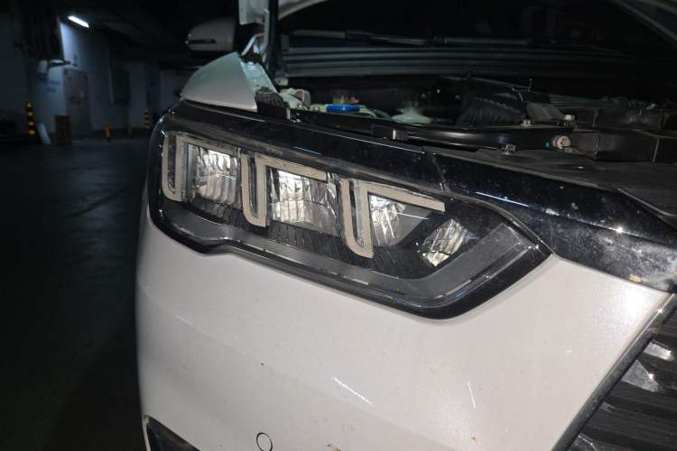 Used BYD Song Pro New Energy 2019 DM 1.5T Four-Wheel Drive Performance Edition Deluxe Model Right Front Headlight