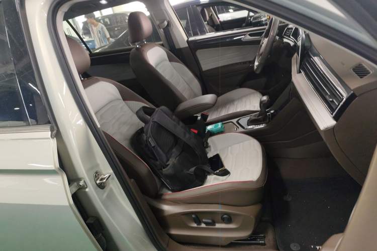 Used Volkswagen Tiguan L 2023 330TSI Automatic Two-Wheel Drive R-Line Flagship Edition