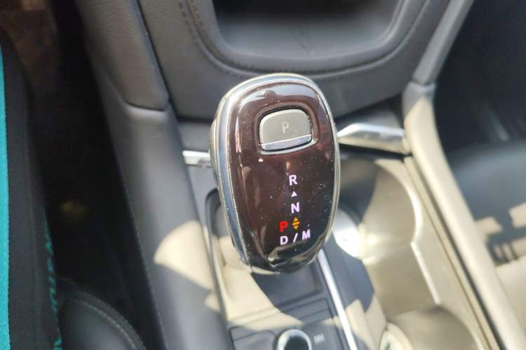 Used Cadillac XT5 2023 2.0T Two-Wheel-Drive Fashion Edition Gear Lever