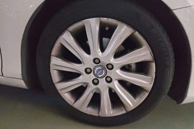 Used Volvo V40 2015 1.6T Zhiya Edition
