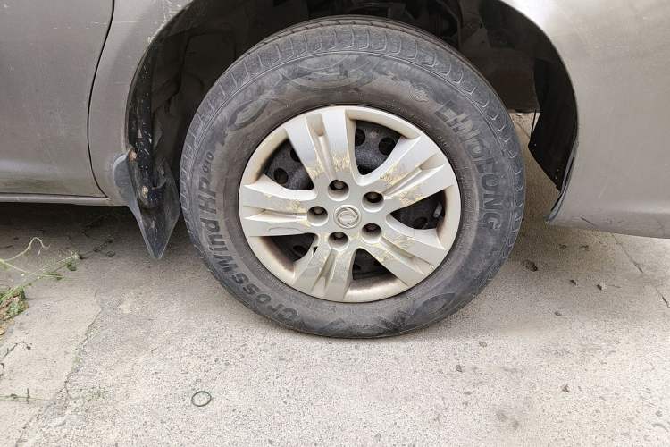 Used FORTHING Lingzhi 2015 M5 Q7 2.0L 7-seat Long-Wheelbase Comfort Model
