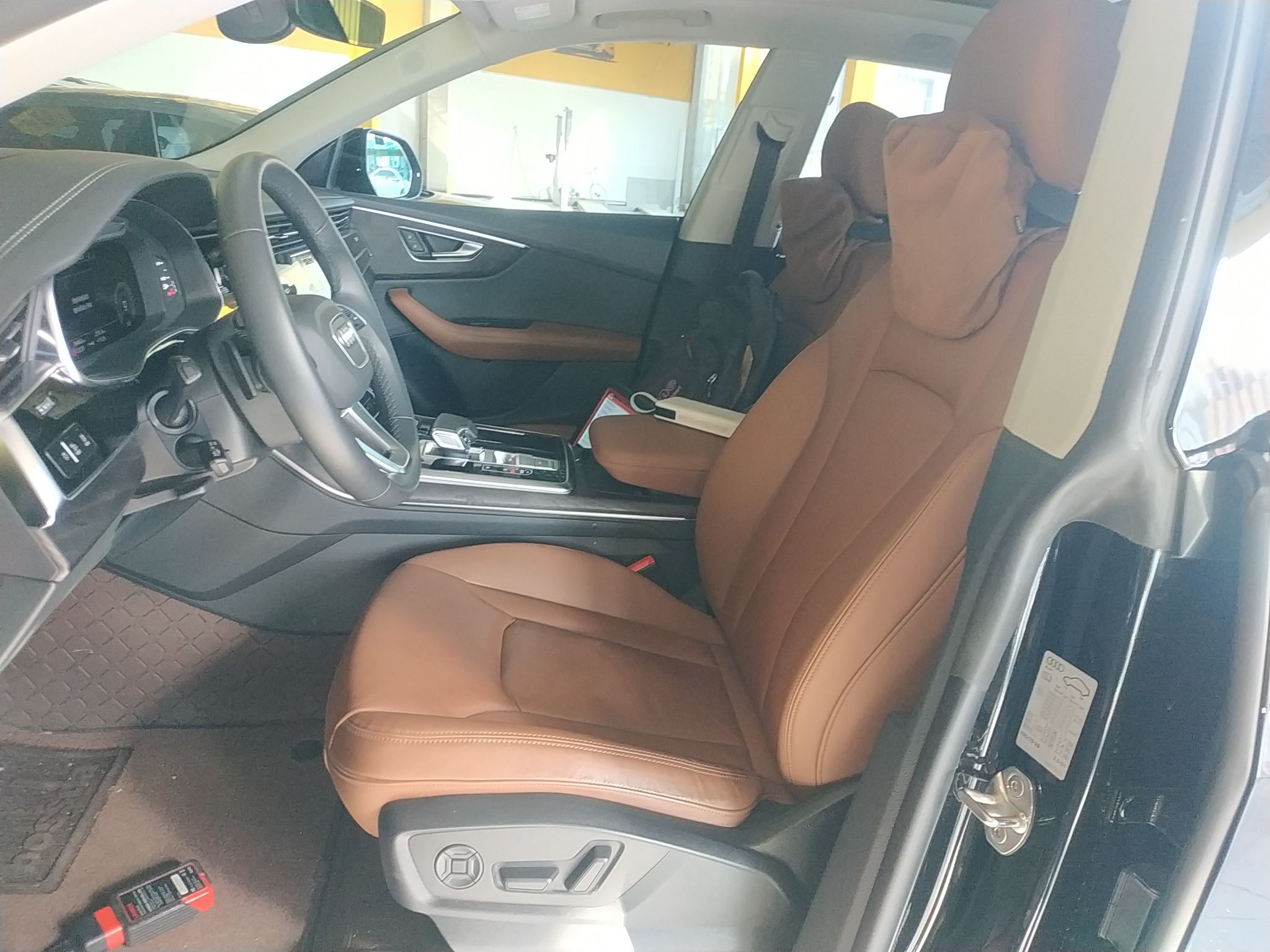 Переднее сиденье в автомобиле