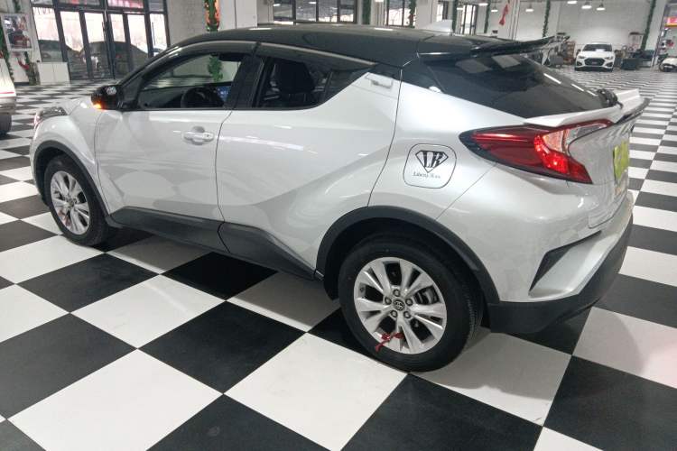 Used Toyota IZOA 2022 2.0L Yixing Version