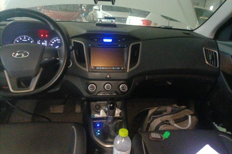 Used Hyundai ix25 2015 1.6L Automatic Two-Wheel Drive Fashionable GS Model Audio And AC Panel