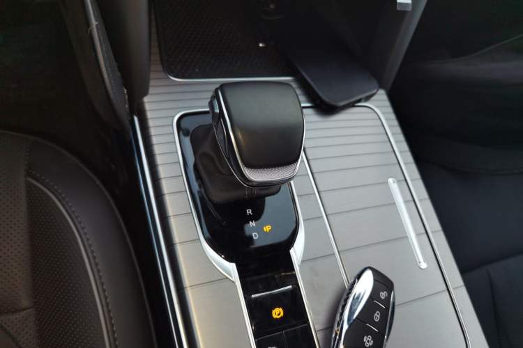 Used Hongqi HS7 PHEV 2024 2.0T PHEV Four-Wheel Drive Flagship Edition 7 Seats
