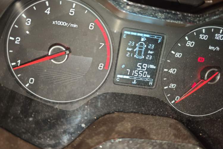 Used Baojun 310W 2017 1.5L Manual Fashion Model China V
