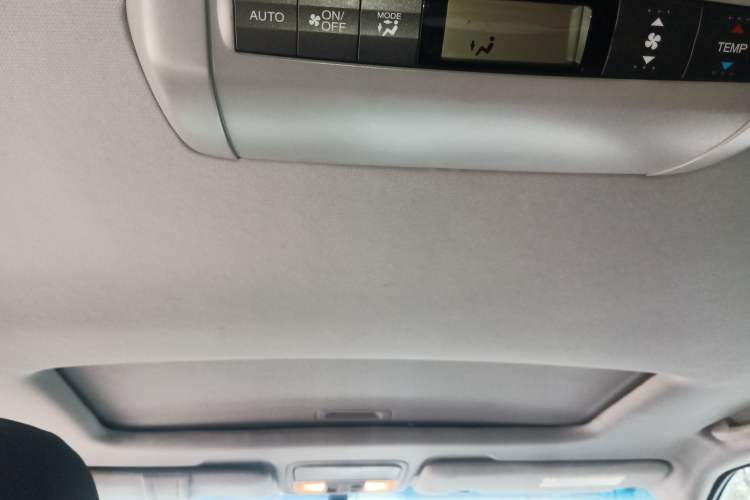 Used Honda Elysion 2015 2.4L VTi-S Prestige Edition Headliner