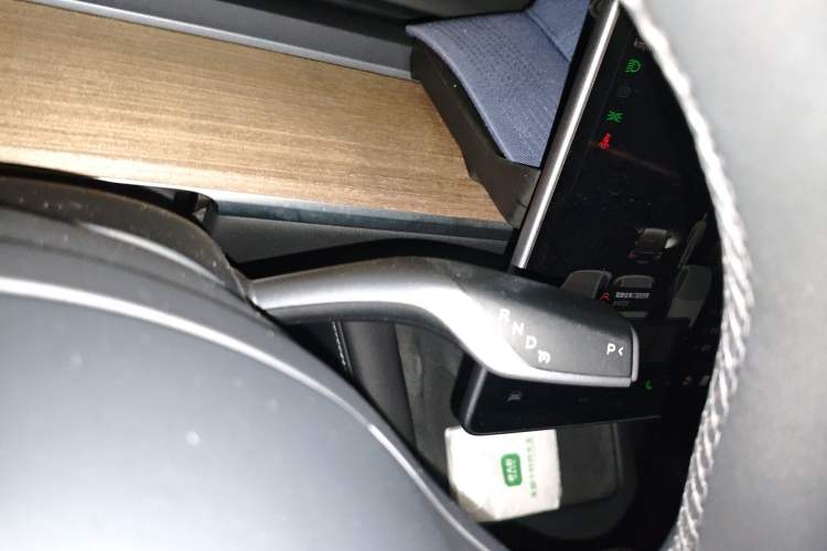 Used Tesla Model Y 2021 Performance High-Performance All-Wheel-Drive Version Gear Lever