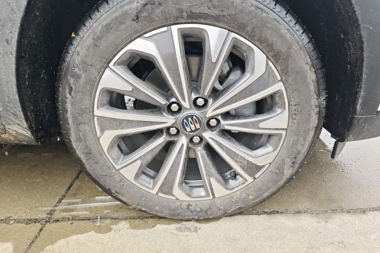 Used Buick Envision 2025 Encore Plus 28T Two-Wheel-Drive Platinum Edition