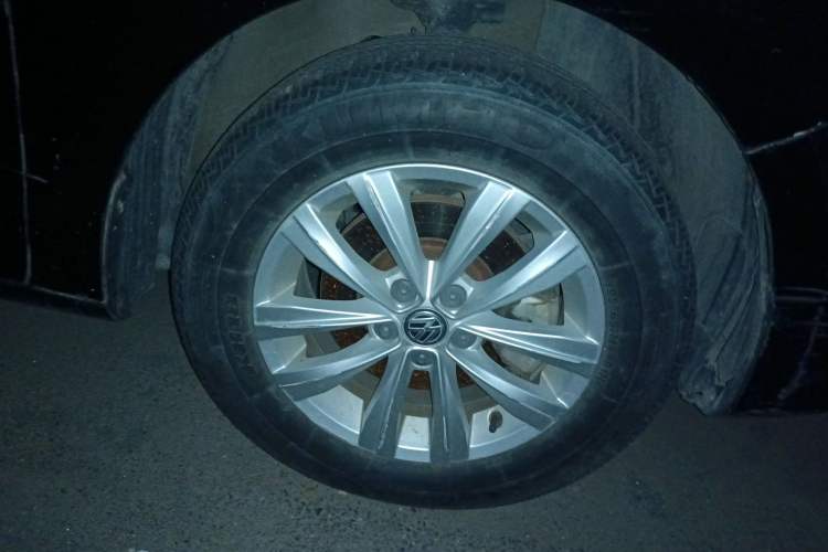 Used Volkswagen Bora 2018 1.5L Automatic Fashion Model Right Front Wheel Hub