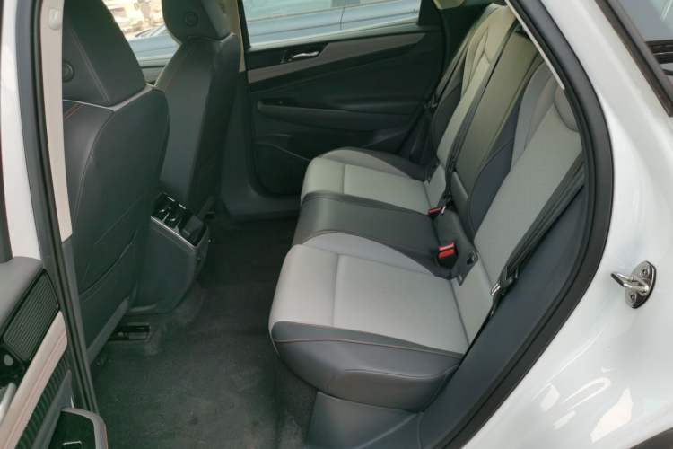 Used Volkswagen ID.7 VIZZION 2024 AIR model Left Rear Seat