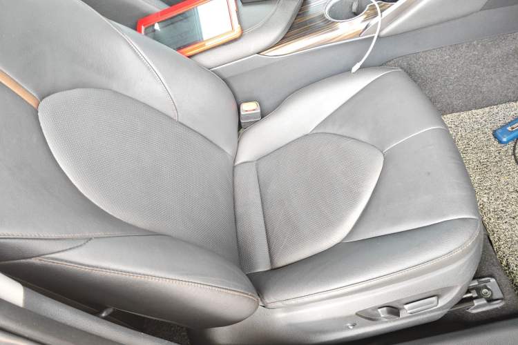 Used Toyota Camry 2018 2.0G Luxury Edition
