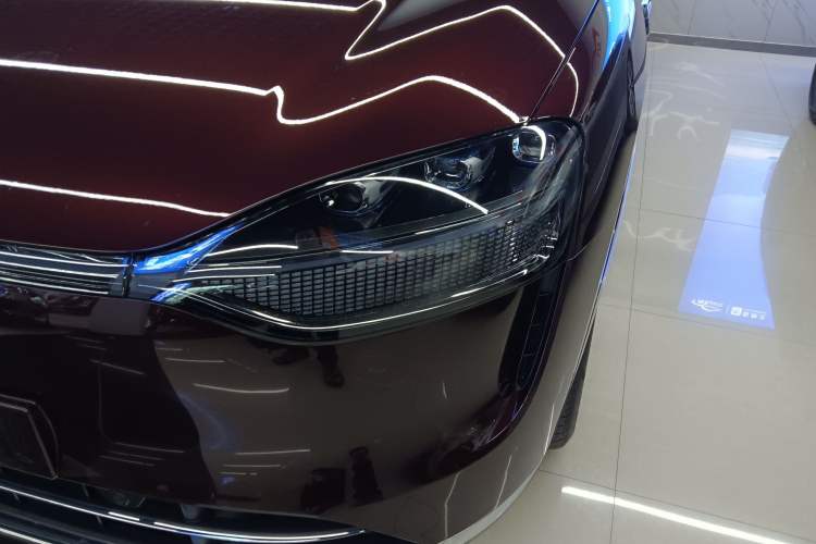 Used Hima AITO M9 2025 Extended-Range Ultra Version 52 kWh 6-Seater Left Front Headlight