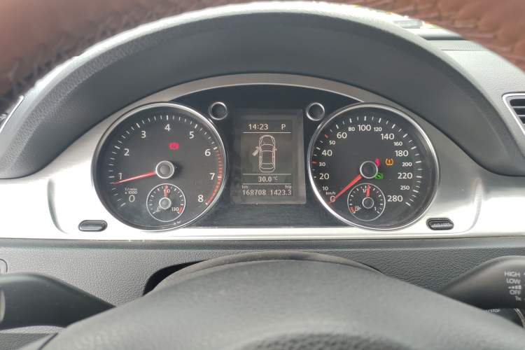 Used Volkswagen FAW-Volkswagen CC 2011 1.8TSI Luxury Model Instrument Cluster