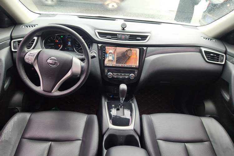 Used Nissan X-Trail 2015 2.5L CVT Leading MAX Edition 4WD
