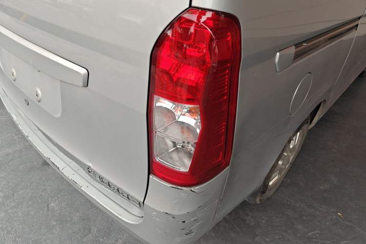 Used Wuling Rongguang V 2019 1.5L Standard Version China VI LAR Right Rear Taillight