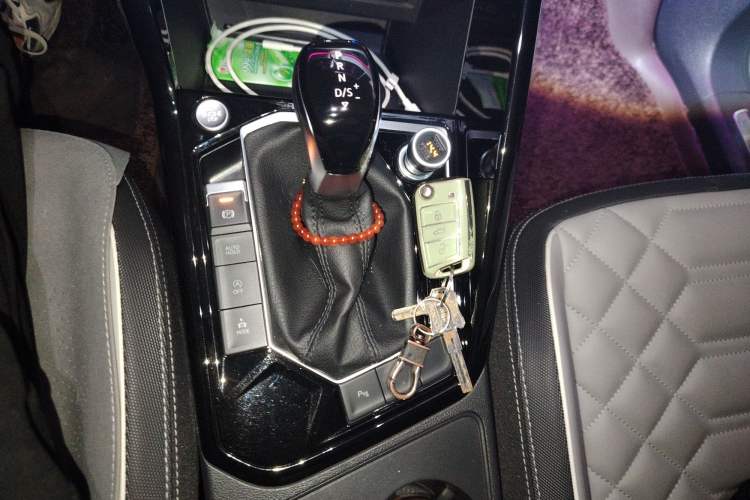 Used Volkswagen Tayron 2023 280TSI Two-Wheel-Drive Luxury Plus Advanced Version Gear Lever