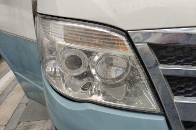 Used Foton Scenic 2014 2.0L Express Classic Short-Wheelbase High-Roof 491EQ4A