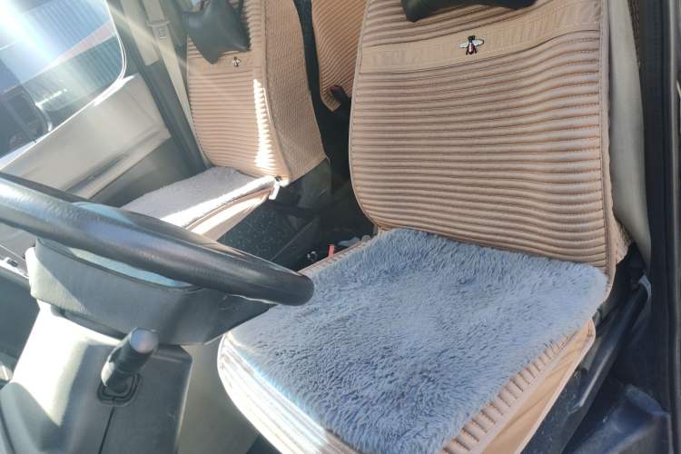 Used Jinbei Grace 2013 2.0L Zhi Ling Standard Version 7-Seater National Games Commemorative Edition China V Standard