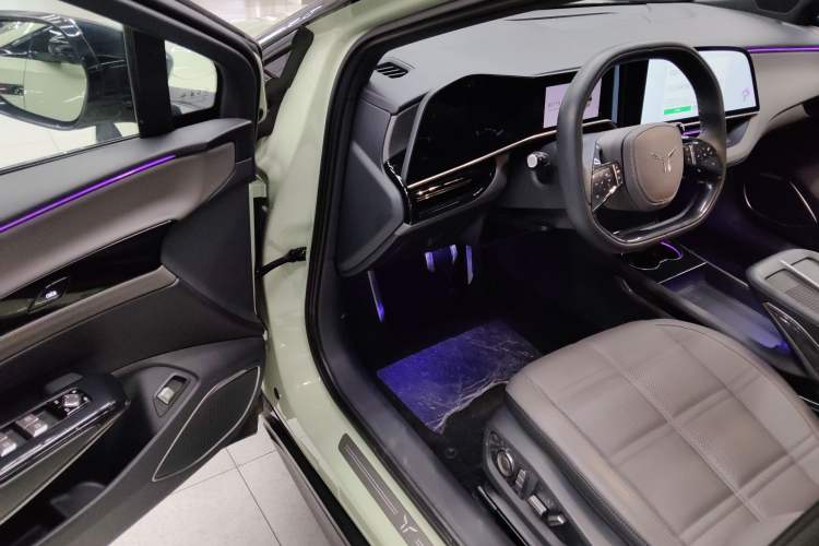 Used Hongqi EH7 2024 690 Pro Driver Seat