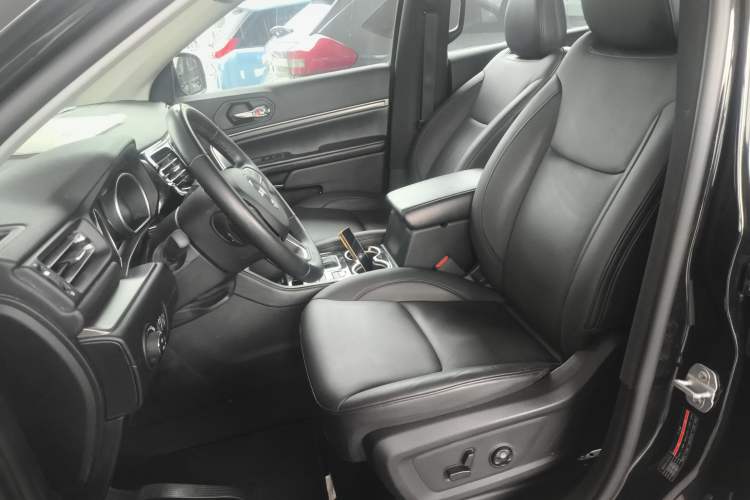 Used Jeep Commander 2018 2.0T Two-Wheel Drive Enjoyment Version China VI Emission Standard