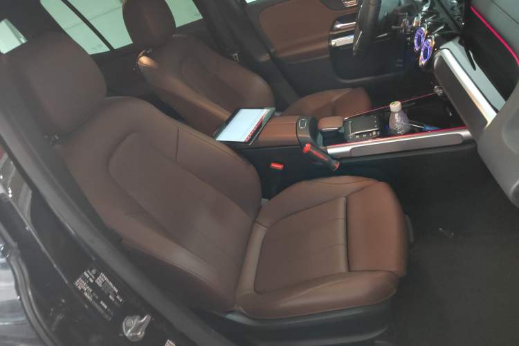 Used Mercedes-Benz GLB 2023 GLB 220 4MATIC Right Front Seat