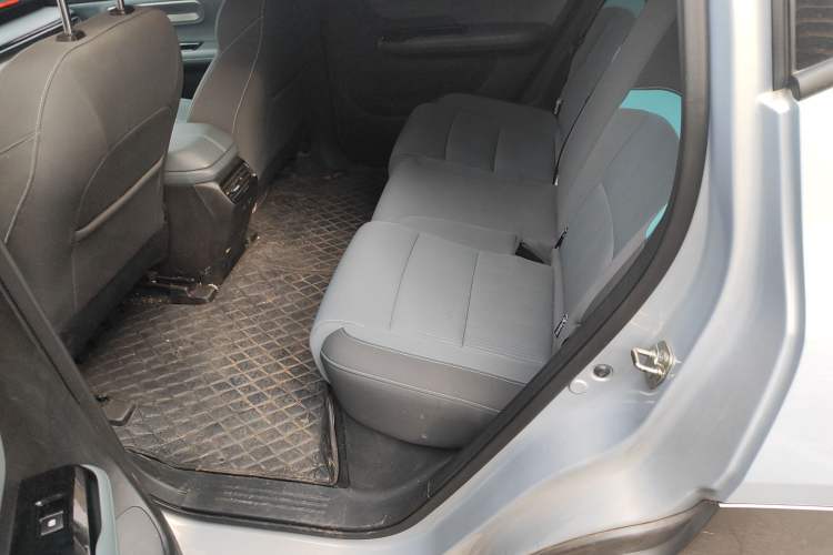 Used AION Y 2024 Younger Left Rear Seat