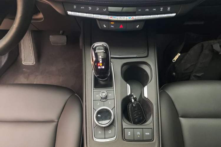 Used Cadillac XT4 2021 28T Two-Wheel Drive Leading Version Gear Lever