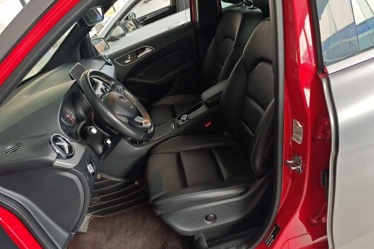 Used Mercedes-Benz B-Class 2019 B 200 Fashion Model Left Front Seat