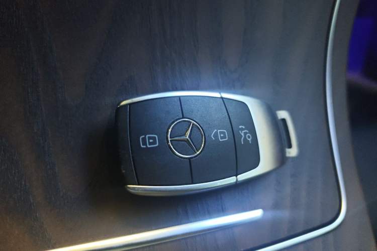 Used Mercedes-Benz GLC 2020 Facelift GLC 300 L 4MATIC Dynamic Edition Vehicle Key
