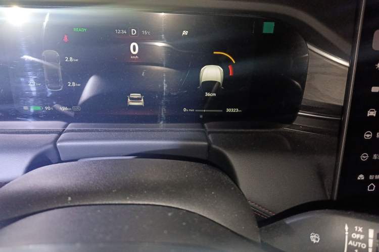 Used Hima AITO M5 2022 Pure Electric All-Wheel-Drive Performance Edition Odometer Close Up