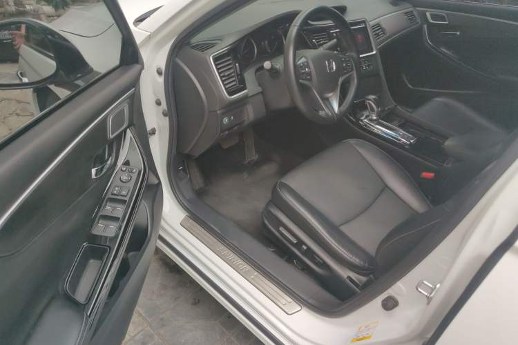 Used Honda Spirior 2015 2.0L Prestige Edition
