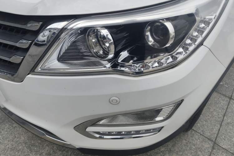 Used Baojun 560 2015 1.8L manual luxury version