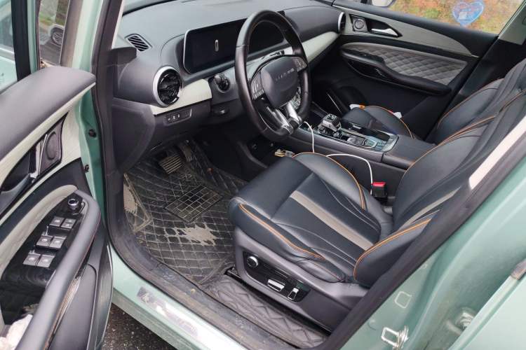 Used FORTHING Yacht 2022 1.5T DCT Chasing-the-Waves Edition Driver Seat