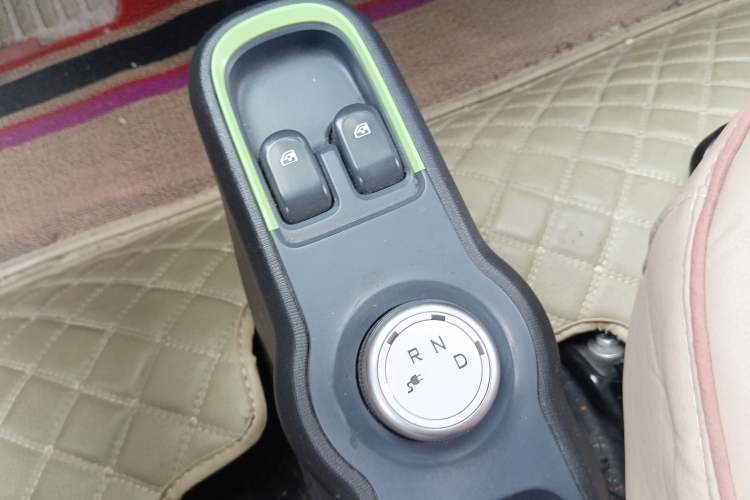 Used Baojun E100 2019 250KM Smart Drive Edition Gear Lever