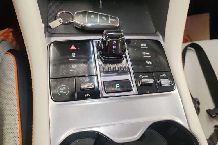 Used BYD Song PLUS New Energy 2023 Champion Edition DM-i 110KM Flagship PLUS Gear Lever